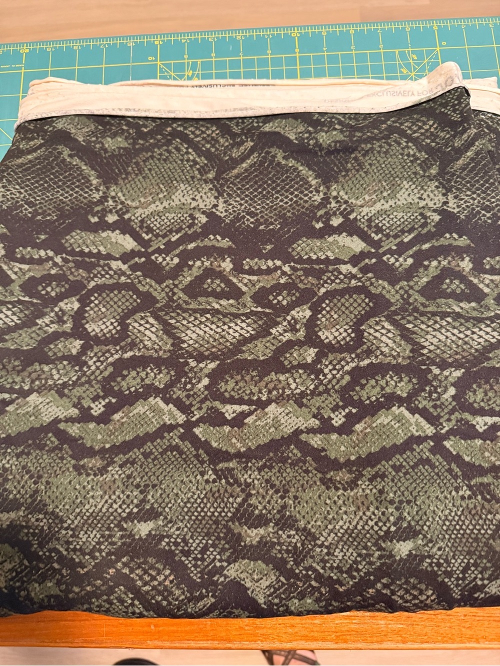 Stretch Fabric - Python green/black print - Picture 3 of 3